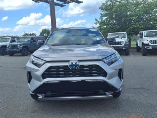 2022 Toyota RAV4 Hybrid SE