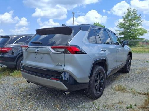 2022 Toyota RAV4 Hybrid SE