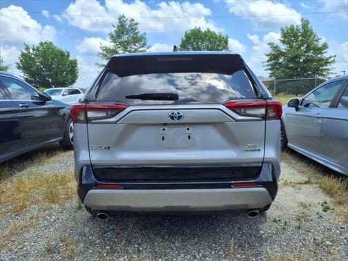 2022 Toyota RAV4 Hybrid SE