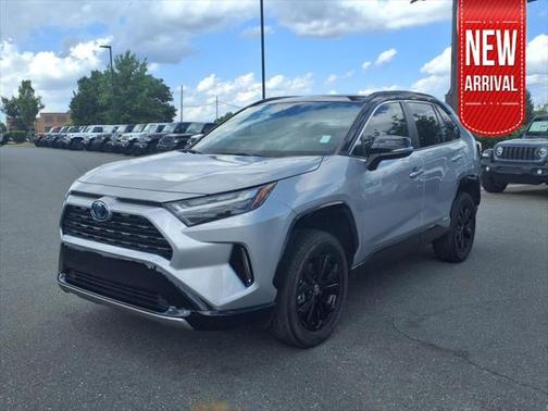 2022 Toyota RAV4 Hybrid SE