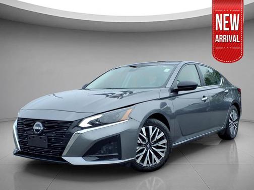 Gun Metallic 2024 Nissan Altima 2.5 SV