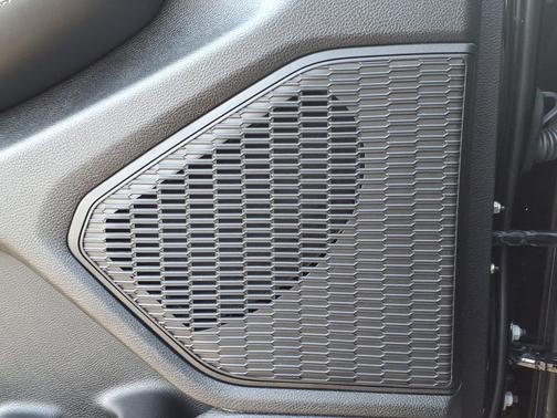 Diamond Black Crystal Pearlcoat 2025 Jeep Grand Cherokee Altitude