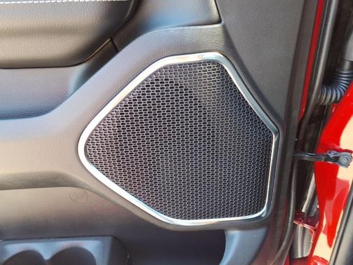 Molten Red Pearlcoat 2026 RAM 1500 Laramie