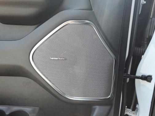 Bright White Clearcoat 2026 RAM 1500 Laramie
