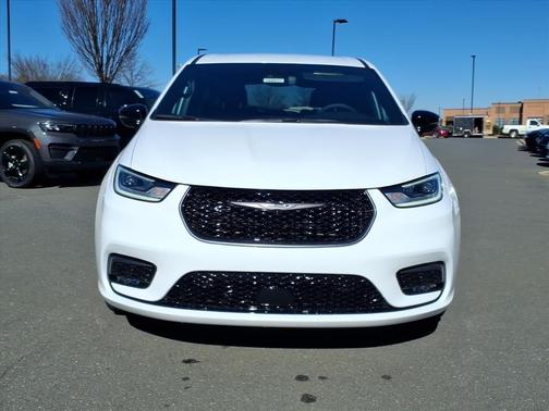 2026 Chrysler Pacifica L