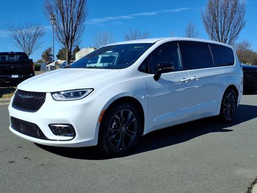 2026 Chrysler Pacifica L