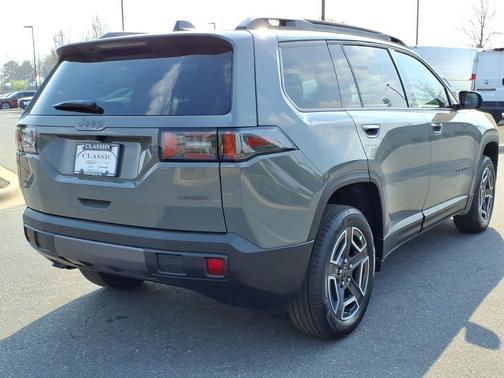 Sting-Gray Clearcoat 2026 Jeep Cherokee Laredo 4x4