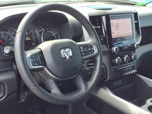 Bright White Clearcoat 2026 RAM 1500 Big Horn/Lone Star