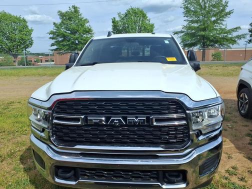 Bright White Clearcoat 2024 RAM 2500 Tradesman Crew Cab 4x4 8' Box