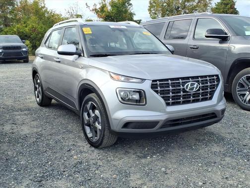 2024 Hyundai VENUE SEL