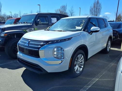 2025 Mitsubishi Outlander ES 2.5 S-AWC