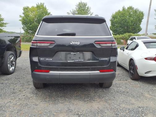 2022 Jeep Grand Cherokee L Laredo