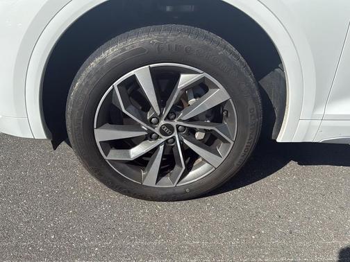 2024 Audi Q5 45 S line Premium Plus
