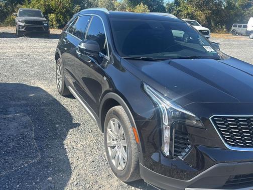 2022 Cadillac XT4 Premium Luxury