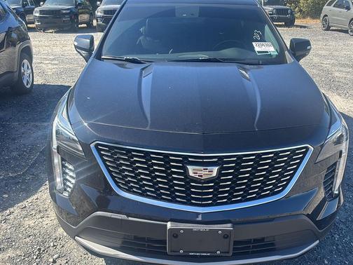 2022 Cadillac XT4 Premium Luxury