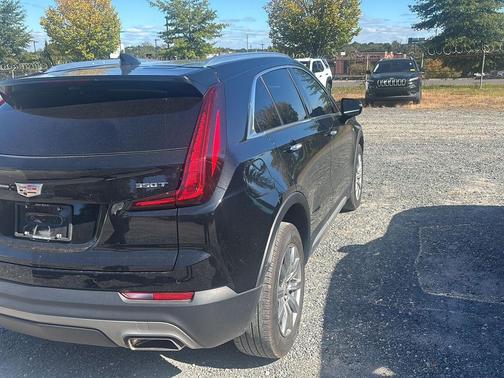 2022 Cadillac XT4 Premium Luxury