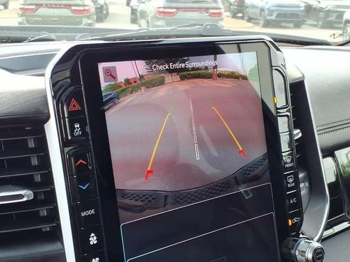 Diamond Black Crystal Pearlcoat 2026 RAM 1500 Laramie