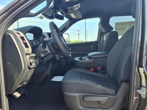 2025 RAM 2500 Tradesman Crew Cab 4x4 6'4' Box