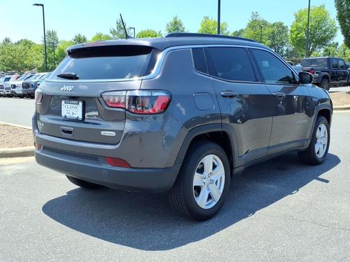 Granite Crystal Metallic Clearcoat 2022 Jeep Compass Latitude
