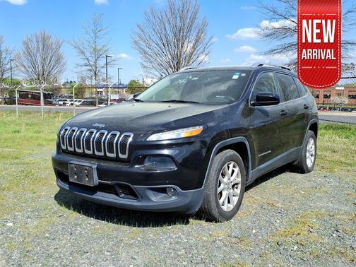 Brilliant Black Crystal Pearlcoat 2016 Jeep Cherokee Latitude