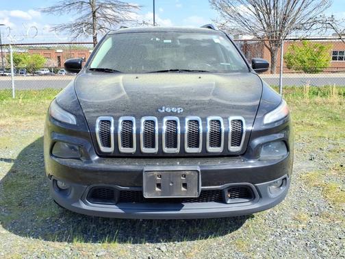 Brilliant Black Crystal Pearlcoat 2016 Jeep Cherokee Latitude