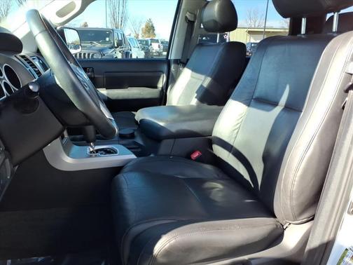 2016 Toyota Sequoia SR5