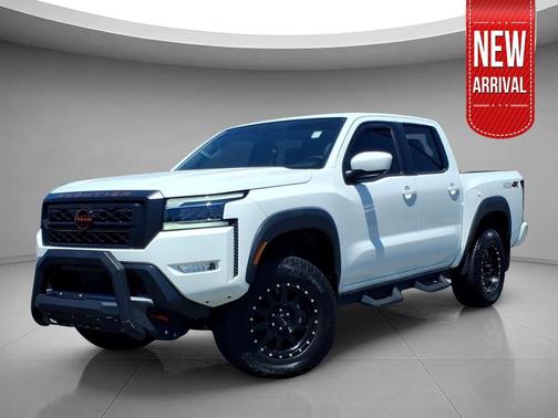 Glacier White 2023 Nissan Frontier PRO-4X