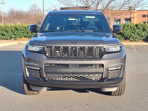 Baltic Gray Metallic Clearcoat 2025 Jeep Grand Cherokee Limited