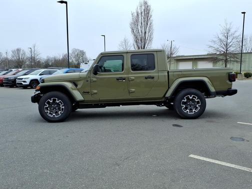 2026 Jeep Gladiator Sahara 4x4