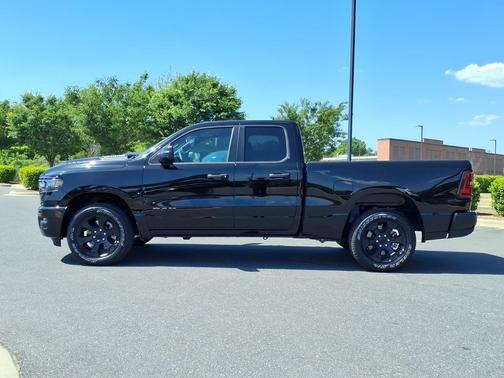 Diamond Black Crystal Pearlcoat 2026 RAM 1500 Express