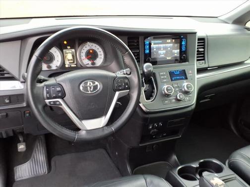 2017 Toyota Sienna SE Premium