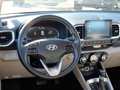 2024 Hyundai VENUE SEL