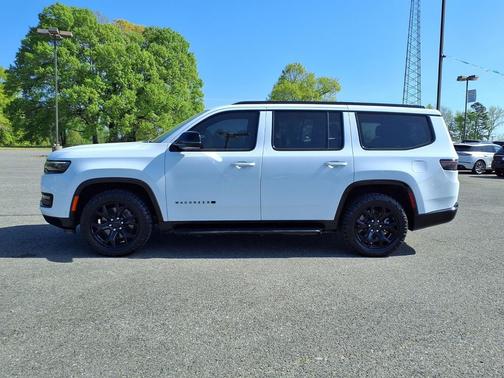 Bright White Clearcoat 2023 Jeep Wagoneer Series II Carbide 4x4