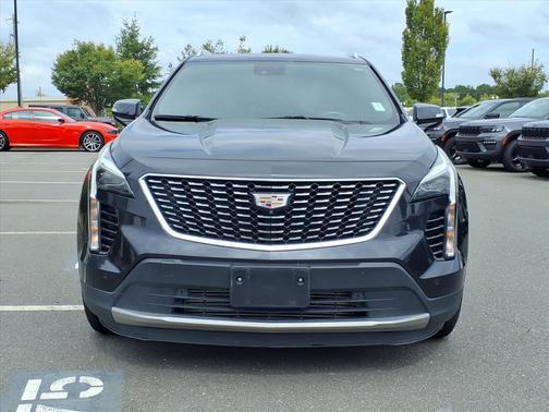 2022 Cadillac XT4 Premium Luxury
