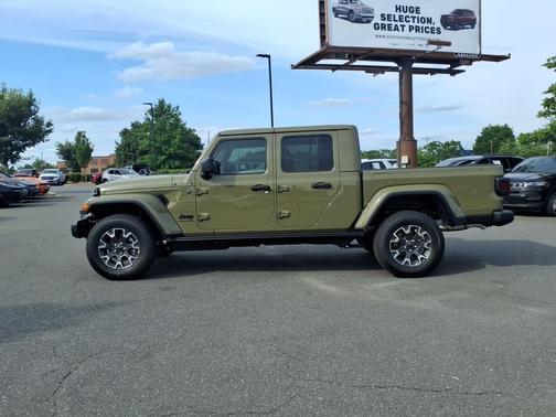 41 2026 Jeep Gladiator Sahara 4x4
