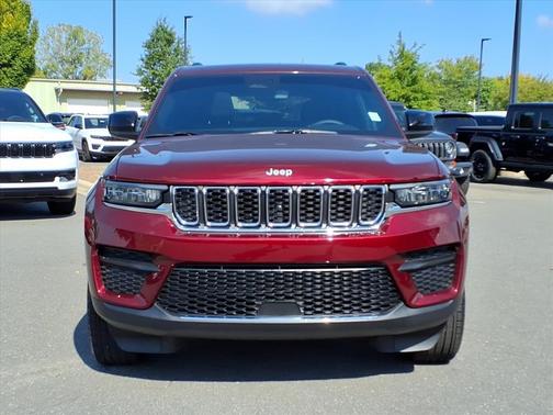 2024 Jeep Grand Cherokee Laredo