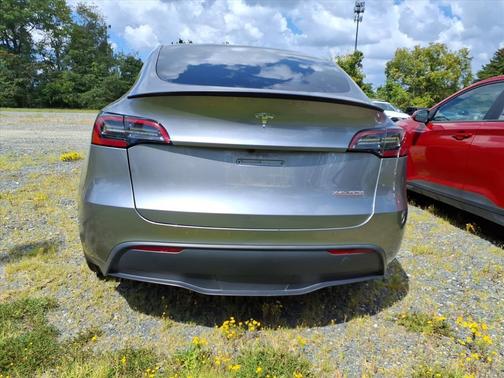 2024 Tesla Model Y Performance Dual Motor All-Wheel Drive