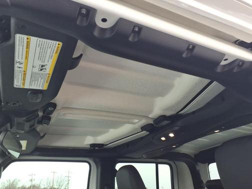 2026 Jeep Gladiator Sahara 4x4