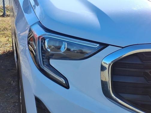 Summit White 2018 GMC Terrain SLE
