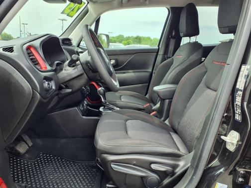 2023 Jeep Renegade Trailhawk