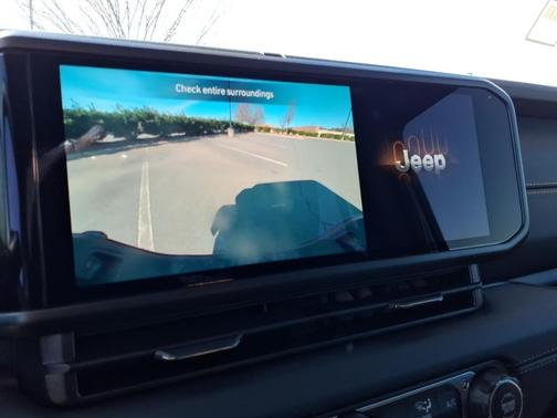 2026 Jeep Gladiator Sahara 4x4