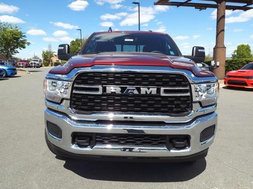 2024 RAM 2500 Tradesman Crew Cab 4x4 6'4' Box