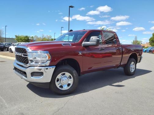 2024 RAM 2500 Tradesman Crew Cab 4x4 6'4' Box