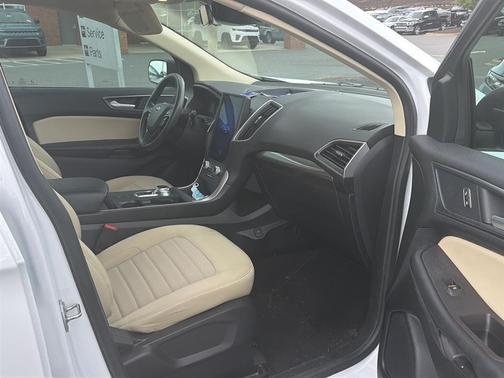 Oxford White 2024 Ford Edge SE