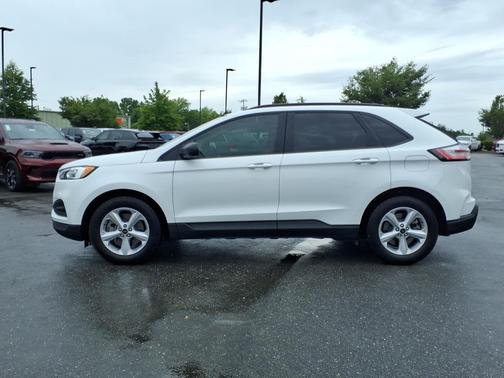 Oxford White 2024 Ford Edge SE
