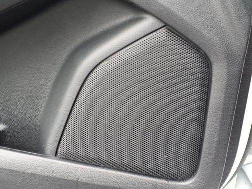 Oxford White 2024 Ford Edge SE