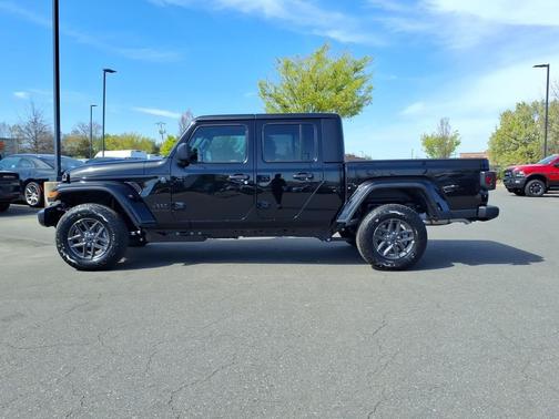 2026 Jeep Gladiator Sport S