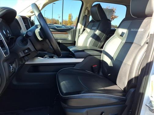 2022 RAM 2500 Laramie Crew Cab 4x4 6'4' Box