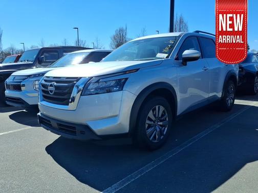 2025 Nissan Pathfinder SV 4WD
