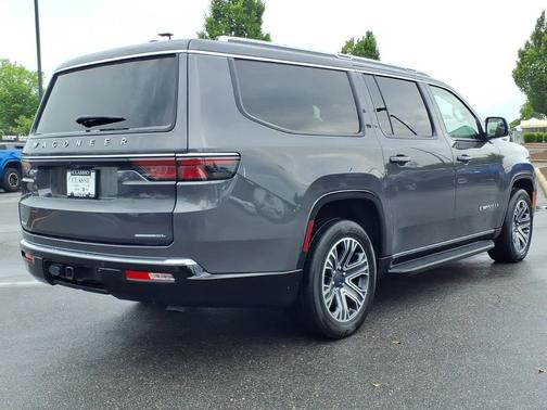 Baltic Gray Metallic Clearcoat 2023 Jeep Wagoneer L Series II 4x4